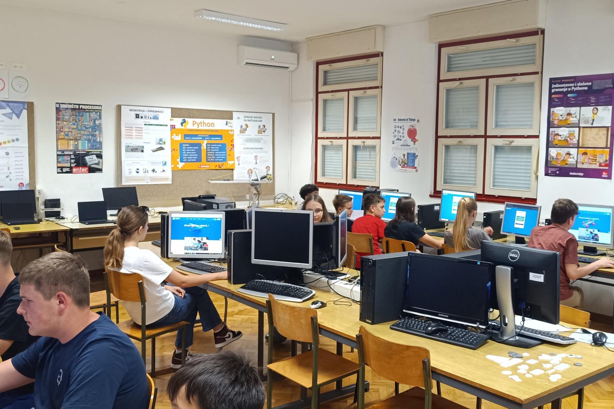 Poziv na dostavu ponuda u sklopu projekta „I-STEM – Sinergijom do razvoja STEM-a u Istri“